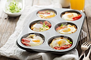 Baked eggs in maffin tin