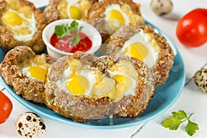 Baked eggs in meat nests