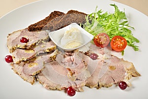 Baked ham with horseradish