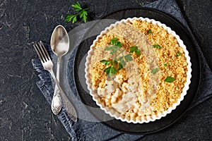 baked mac and cheese topped with panko