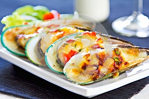 Baked Mussel with cheese