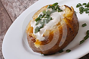 Baked potato with sour cream