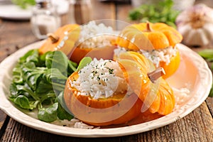 Baked pumpkin filling with rice