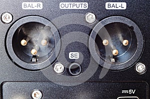 Balanced output interface of audio decoder