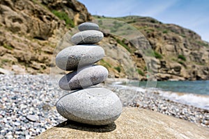 Balanced pebble stones