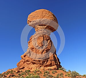 Balanced Rock, Arches National Park, Utah, USA