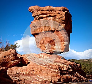 Balanced Rock in the Garden of the Gods park in Colorado Springs, Colorado