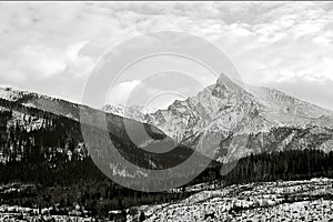 Pohled na vrch Kriváň v zimě, Vysoké Tatry, Slovensko