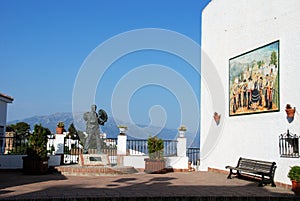 Balcony with statue, Comares. photo