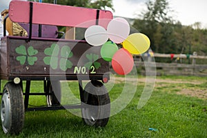 Ballons at horse drawn carriage