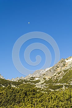 Balloon flight over the mountain ridge.