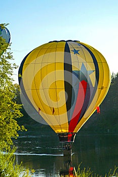 Balloon floating over Yakima River