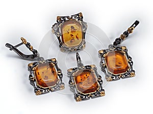 Baltic amber jewelry for womens fashion