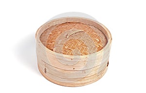 Bamboo steamer with closed lid