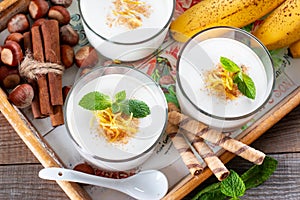 Banana mousse pudding for healthy vegetarian dessert. Banana pudding for breakfast