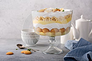 Banana pudding trifle in a large digh