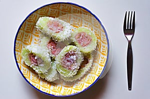 Banana slices with sticky rice