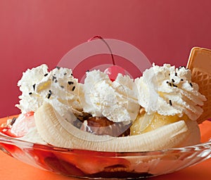Banana split ice cream