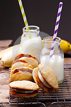 Banana Whoopie Pies.style rustic.