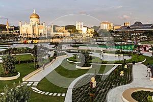 BANDAR SERI BEGAWAN, BRUNEI - FEBRUARY 26, 2018: Mahkota Jubli Emas Park and Omar Ali Saifuddien Mosque in Bandar Seri