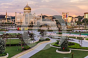 BANDAR SERI BEGAWAN, BRUNEI - FEBRUARY 26, 2018: Mahkota Jubli Emas Park and Omar Ali Saifuddien Mosque in Bandar Seri