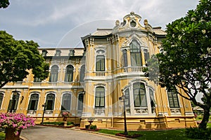 Bang Khunphrom Palace