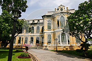 Bang Khunphrom Palace