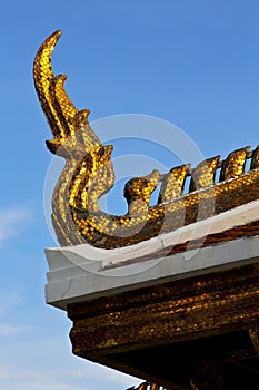 bangkok in the temple thailand dragon mosaic