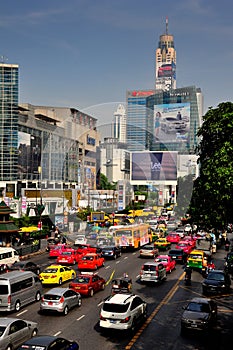 Bangkok, TH: Traffic on Ratchaprasong Road