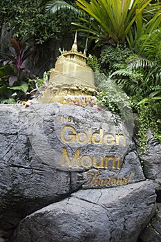 Bangkok, Thailand : Golden mountain temple