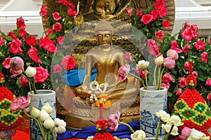 Bangkok, Thailand: Temple offerings and Buddha