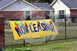 Banner announces leasing photo