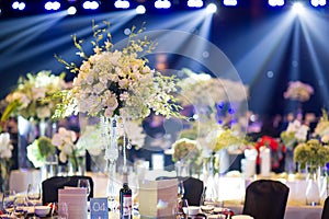 Banquet table