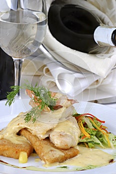 Banquet table setting, hen