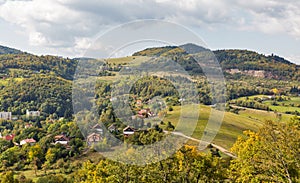 Podzimní panoráma města Banská Štiavnica na Slovensku.