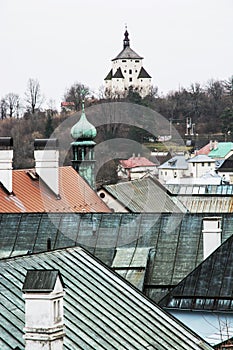 Banská Štiavnica historická panoráma mesta s Novým zámkom, slovenský kraj