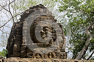 Banteay Chhmar tower face