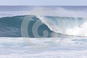 Banzai Pipeline wave