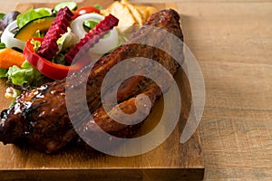 Barbecue pork spare ribs with vegetables