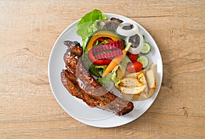 Barbecue pork spare ribs with vegetables