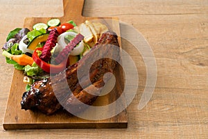 Barbecue pork spare ribs with vegetables