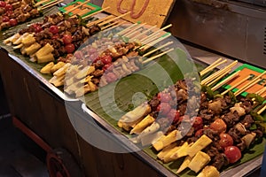 Barbecue skewers on a tray