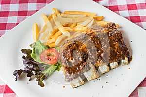 Barbecued Pork Ribs with french fries