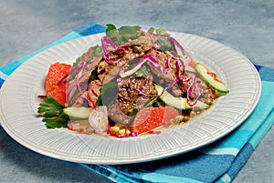 Barbecued steak salad