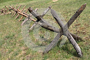 Barbed wire barrier