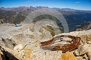 Mordere il cavo il primo la guerra Attraverso montagna 