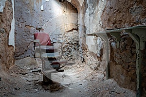 Barbers Chair in Crumbling Cell