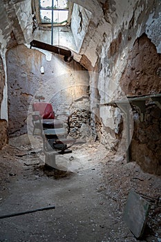 Barbers Chair in Crumbling Cell