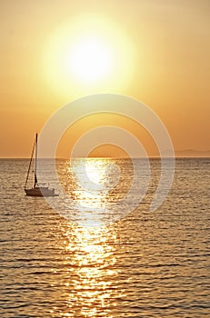 Barca al tramonto photo