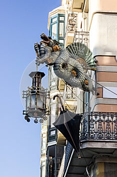 Barcelona Chinese dragon on House of Umbrellas Casa Bruno Cuad